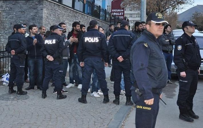 У Туреччині на виборчій дільниці сталася стрілянина, є жертва і багато поранених
