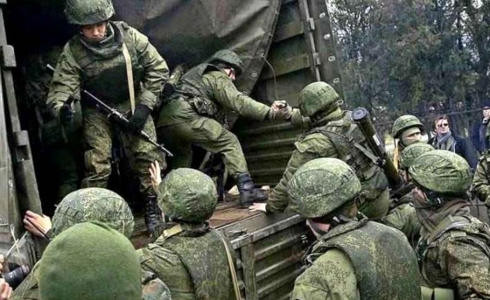 Рашисты накапливают резервы и перебрасывают технику к линии фронта - что происходит на Мелитопольском направлении