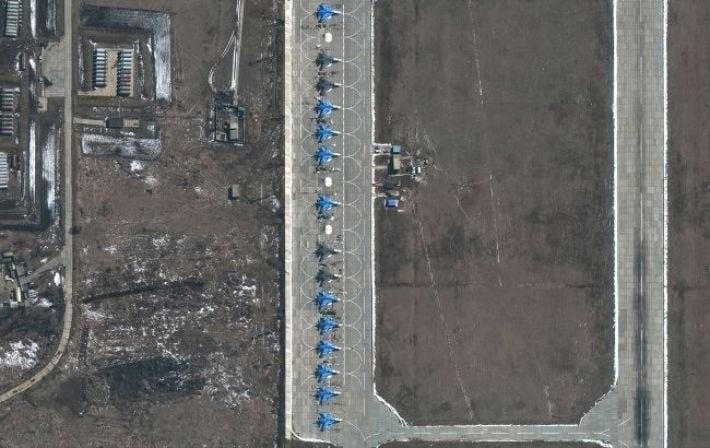 СБУ атакувала аеродром Морозовськ у Росії, мінімум 6 літаків знищено, - джерела