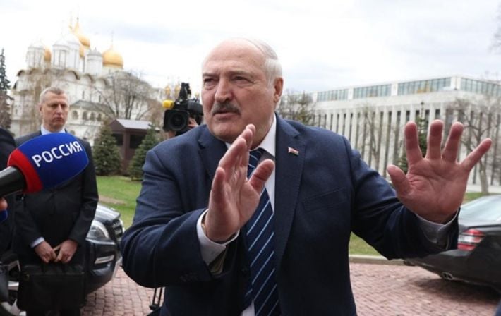 Лукашенко пояснив, чому Білорусь не воює проти України