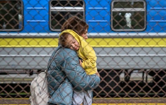 Планы на возвращение. Какие реалии украинских беженцев в Польше и Молдове