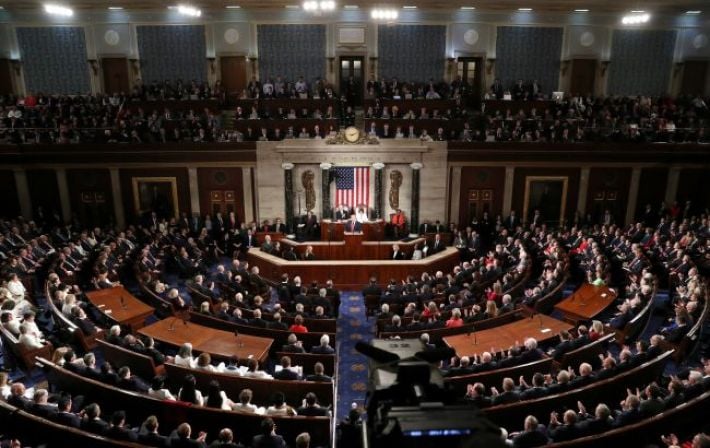 Демократи у Конгресі США намагаються "витягнути" проекти Джонсона з допомогою для України