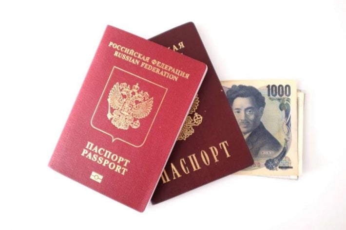 У Мелітопольсь звозять сиріт з усієї захопленої частини області та видають їм паспорти рф (фото)
