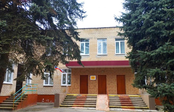 Красть надо меньше: в Мелитопольском детском саду потекла новая крыша - "ремонтные" деньги ушли в карманы предателей (фото)