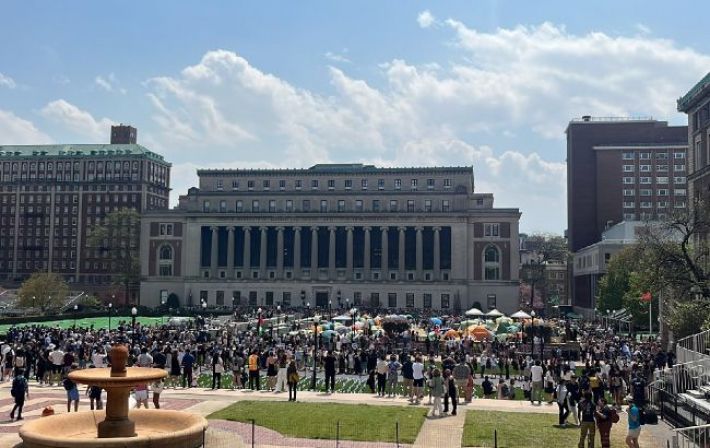 В США пропалестинские студенты захватили здание университета: были стычки с полицией