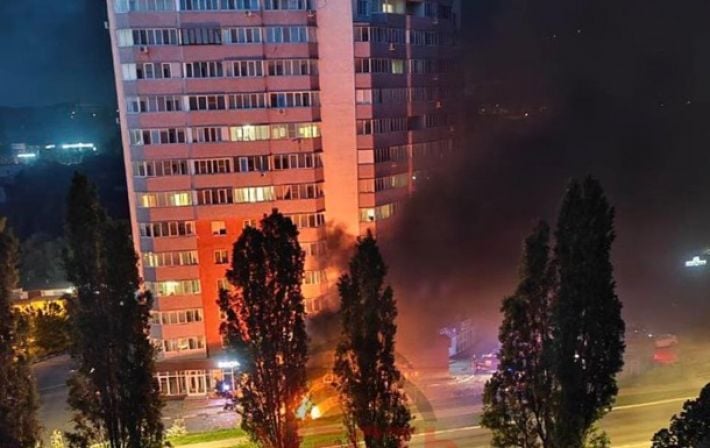 У Бєлгороді повідомляють про вибухи та пожежі