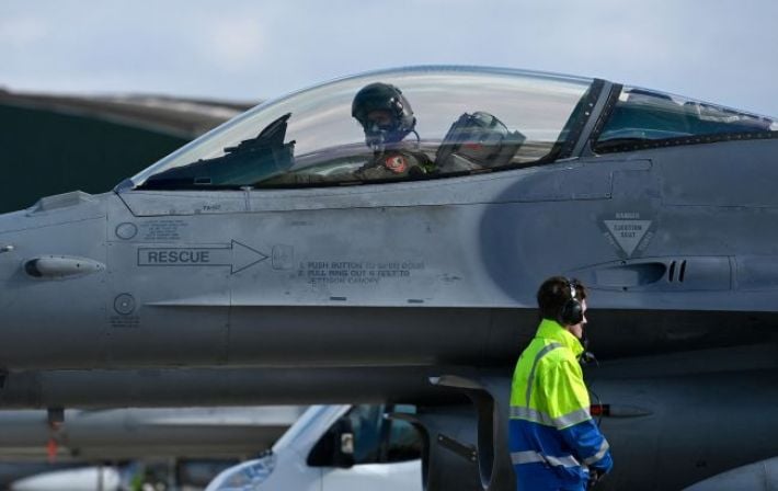 Частина українських пілотів завершує навчання на F-16, - Повітряні сили