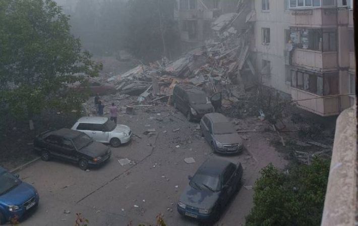У Бєлгороді обвалився під’їзд багатоповерхівки (фото, відео)