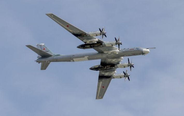 Росіяни зібрали на одній авіабазі третину боєздатних стратегічних бомбардувальників