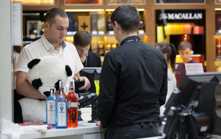 В РФ з'являться магазини для обраних де можна буде розплачуватися валютою