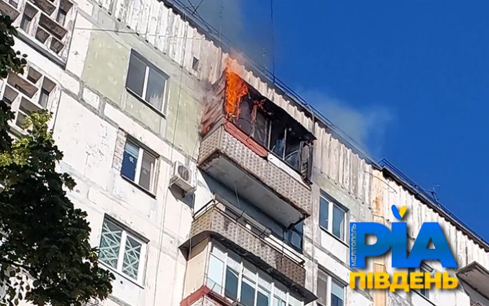 Утром 25 мая в многоэтажке одного из районов Запорожья произошел пожар (видео)