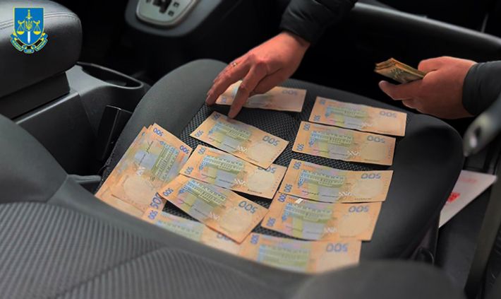 Пытался откупиться от мобилизации: мошенники "кинули" жителя Запорожья на тысячу долларов