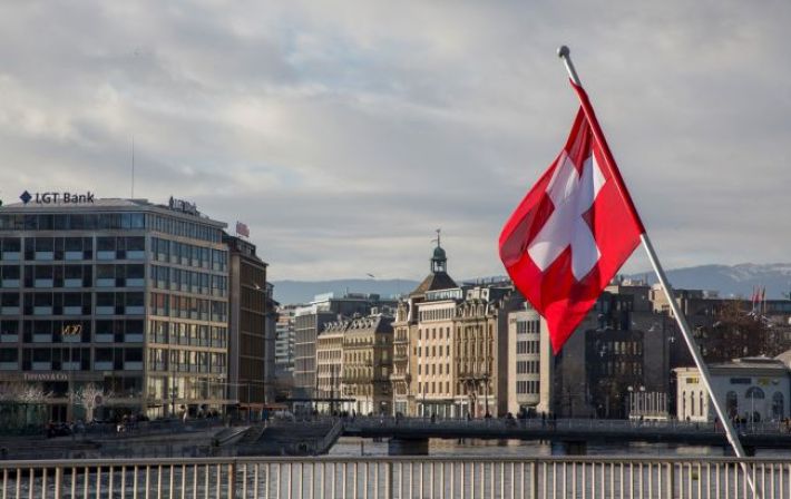 Парламент Швейцарии одобрил высылку российских шпионов перед саммитом мира по Украине