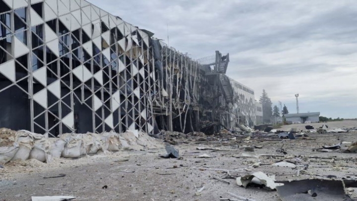 Стало известно на сколько вражеский обстрел запорожского аэропорта загрязнил землю