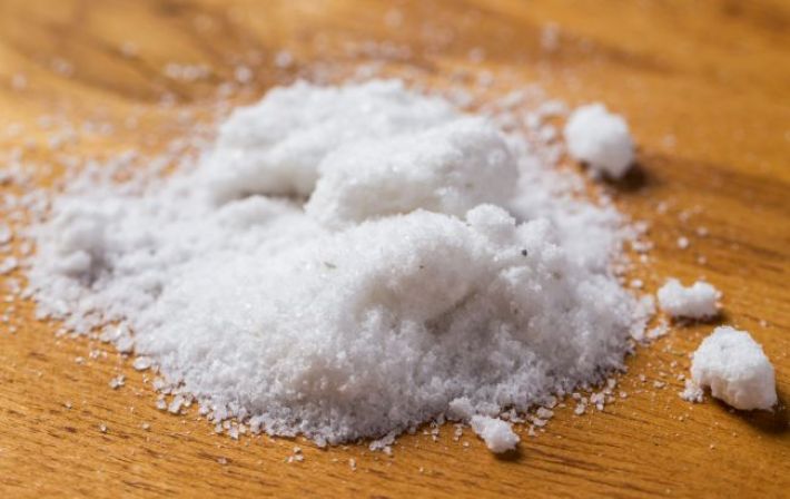 Почему мы боимся рассыпать соль? Раскрываем секреты давних суеверий