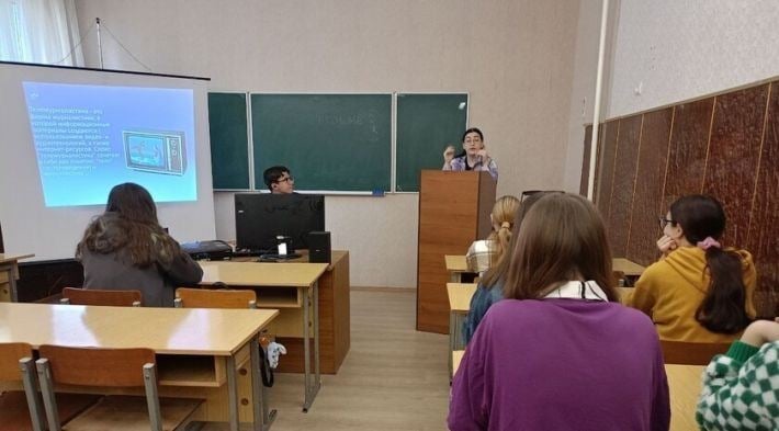 На работу в оккупированные россией школы Мелитополя охотнее едут дагестанцы – в чем причина (фото)