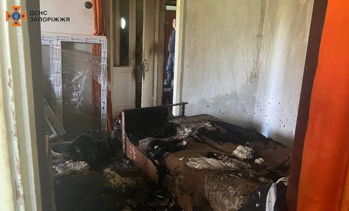 У Запоріжжі під час пожежі в багатоповерхівці постраждали двоє чоловіків