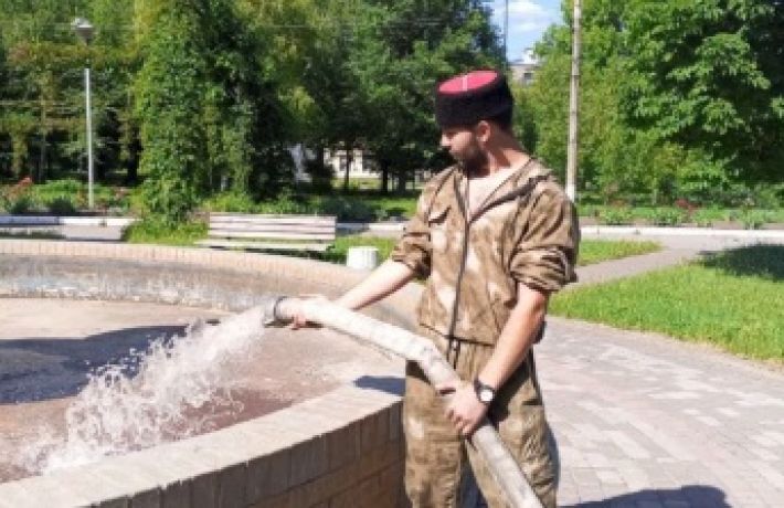 Прекрасний вийшов подарунок – мешканцям сіл Мелітопольщини замість води у кранах подарували... фонтан