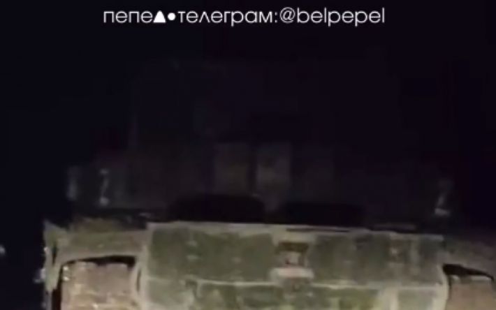 В Белгородской области пьяные оккупанты раздавили танком автомобиль с людьми