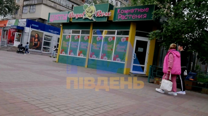 Больше не «Скорпион» - как в оккупированном Мелитополе меняют названия магазинов (фоторепортаж)