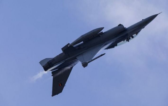 Россия сменила тактику ракетных обстрелов, опасаясь прибытия F-16, - британская разведка