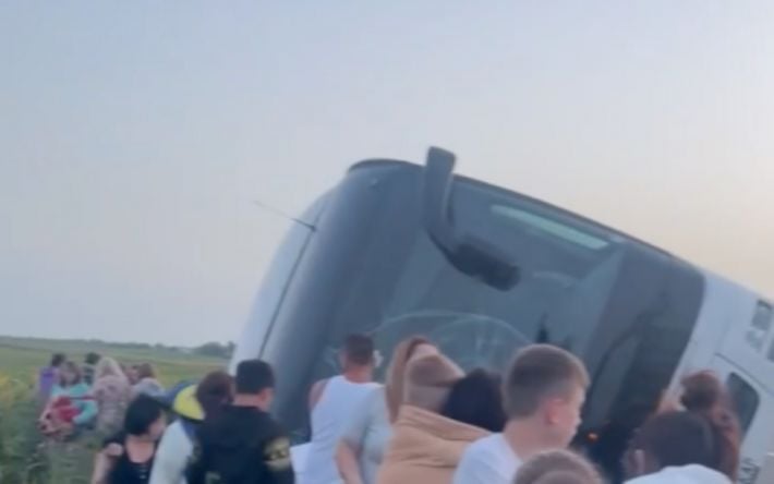 В Румынии перевернулся автобус с украинскими туристами – что известно (видео)