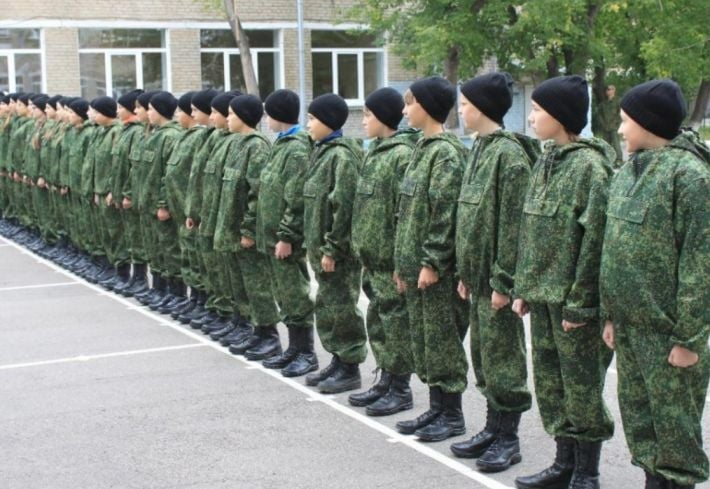 Думали школа, оказалось - армия:  путин официально урегулировал вербовку мелитопольских детей