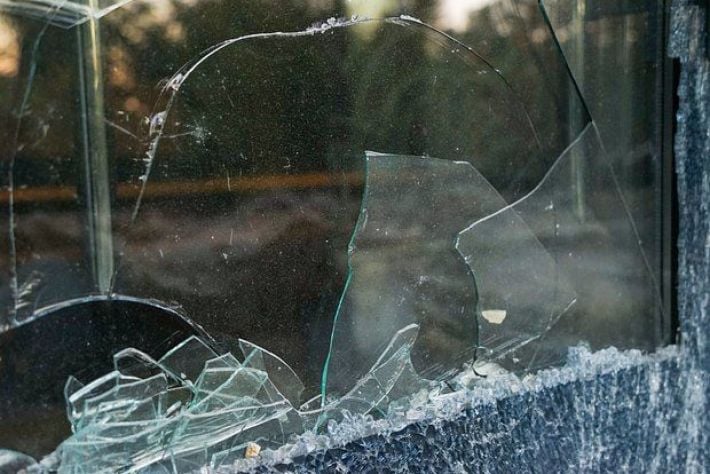 Разбил окно и ограбил: в Мелитопольском районе задержали рецидивиста