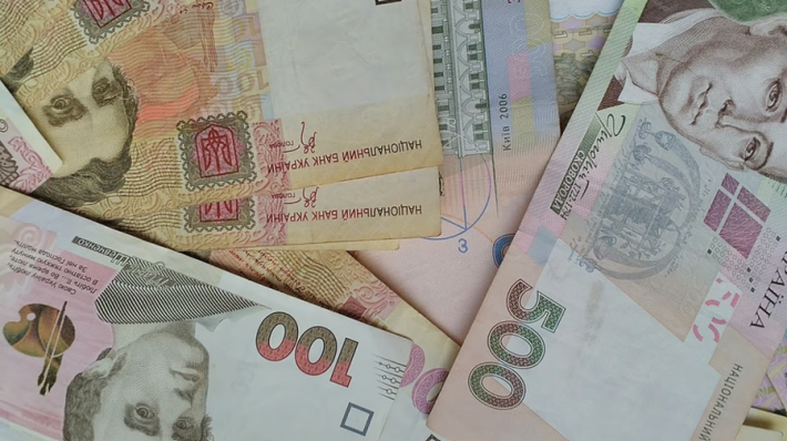 Жителям Мелитополя в Запорожье выдают по 10 800 гривен: как получить денежную помощь