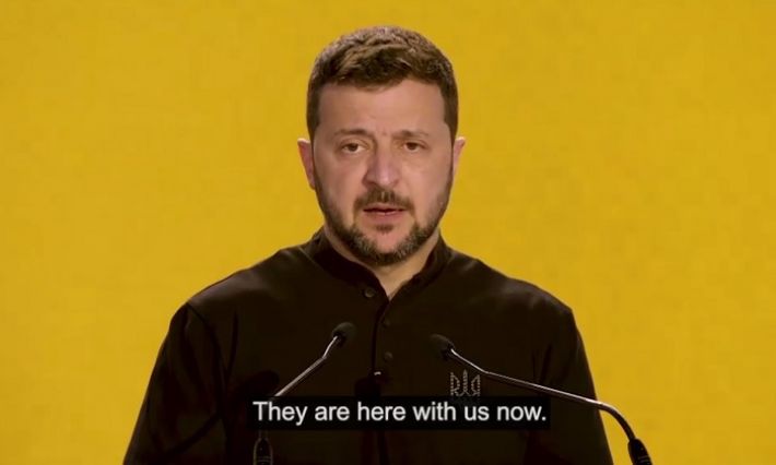 Владимир Зеленский прокомментировал возвращение из российского плена священников из Бердянска (видео)