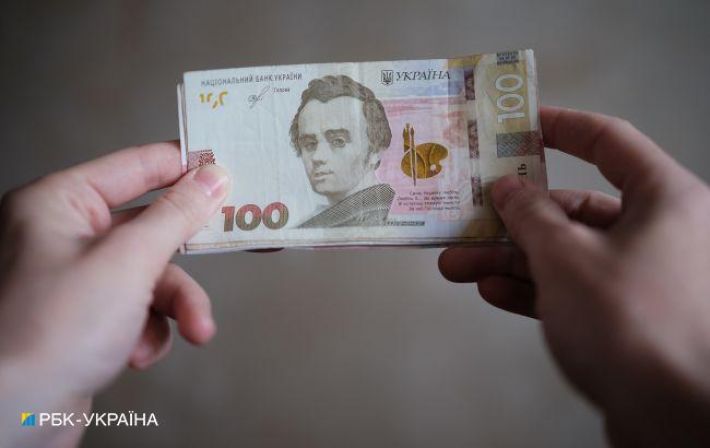 Кабмин Украины планирует отказаться от повышения минимальной зарплаты и социальных выплат