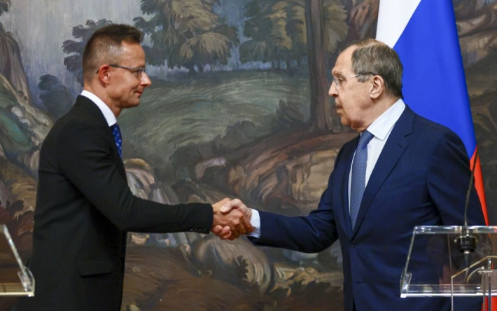 Глава МИД Венгрии звонил Лаврову, пока Орбан был в Киеве