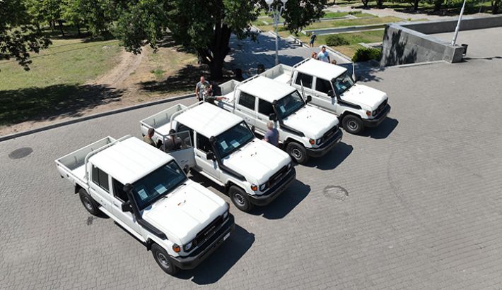 Общинам Запорожской области передали автомобили (фото)