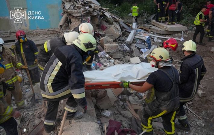 Атака на Київ: рятувальники закінчили пошуки на Сирці