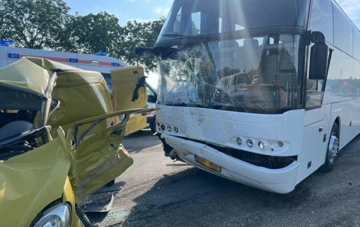 Автобус Кишинев-Киев попал в ДТП в Молдове: есть погибшие