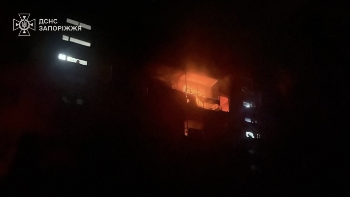 В Орехове обстрел вызвал возгорание пятиэтажки