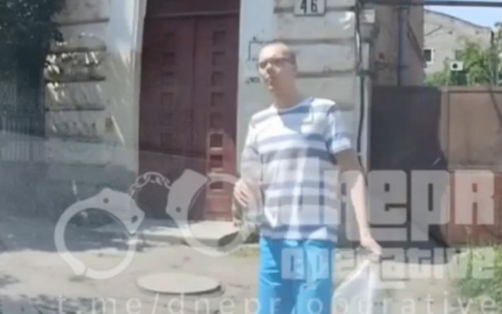 В Днепре мужчина набросился на военного со словами "слава России" — видео