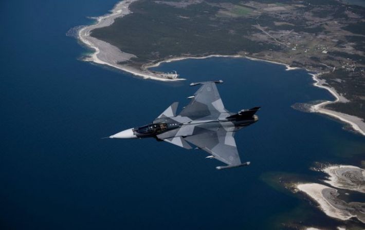 У Зеленского заявили, что Украина обсуждает со Швецией поставки истребителей Gripen