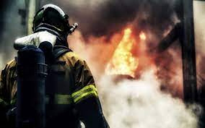 Я всегда с собой беру видеокамеру - пожарные в Мелитополе устроили селфи на пожаре