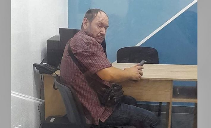 В Запорожье полицейская с пьяной компанией избили мужчину, который сделал им замечание