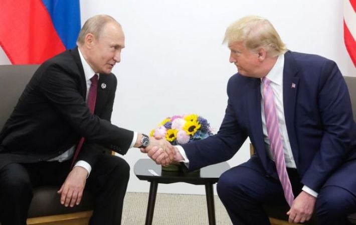 Трамп снова хвастался "добрыми" отношениями с Путиным и осудил введение санкций