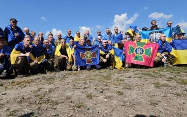 Обмен пленными: домой вернулись 95 украинских защитников (фото, видео)