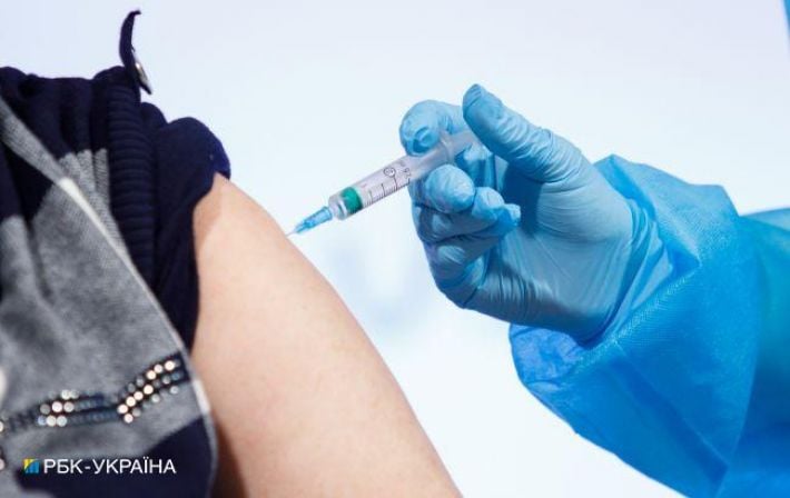 Вакцинація лише для дітей? В МОЗ розвіяли поширений міф
