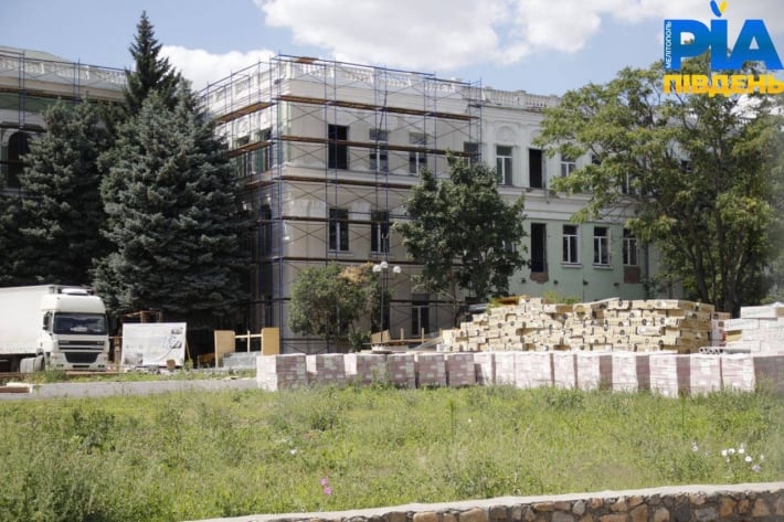 В Мелитополе оккупационная власть обустраивает для себя новый административный корпус (фото)