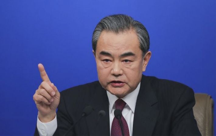 Китай выступает за переговоры между Украиной и РФ, но "условия и время еще не созрели"