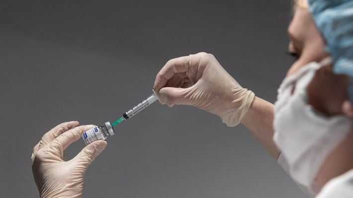 У Мелітополі окупанти відновили випробування вакцин на жителях - під ударом пенсіонери