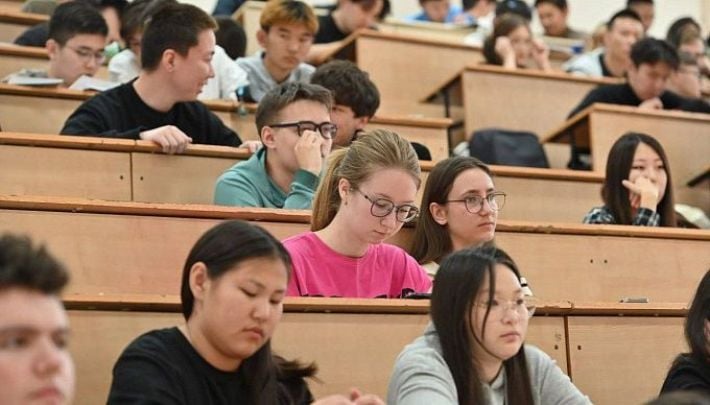 Экзамен похож на тест из интернета за девятый класс - российские абитуриенты рассказали, чем их привлекают мелитопольские вузы