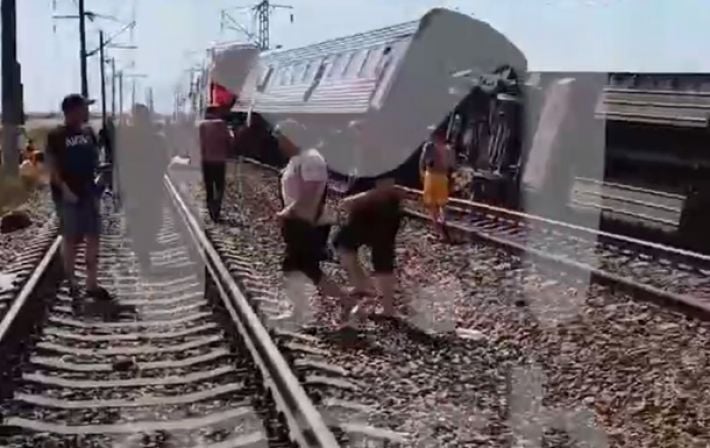 В Росії потрапив в аварію поїзд: 140 постраждалих