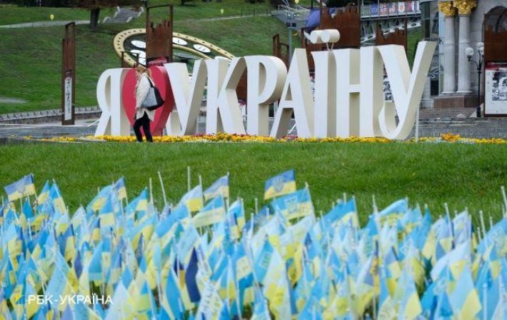 Три четверти украинцев сообщили о потере друзей на войне, более 20% - о гибели родных