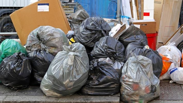Окупанти встановили в Мелітополі нові тарифи на вивезення сміття – ви здивуєтеся, хто заплатить більше за всіх